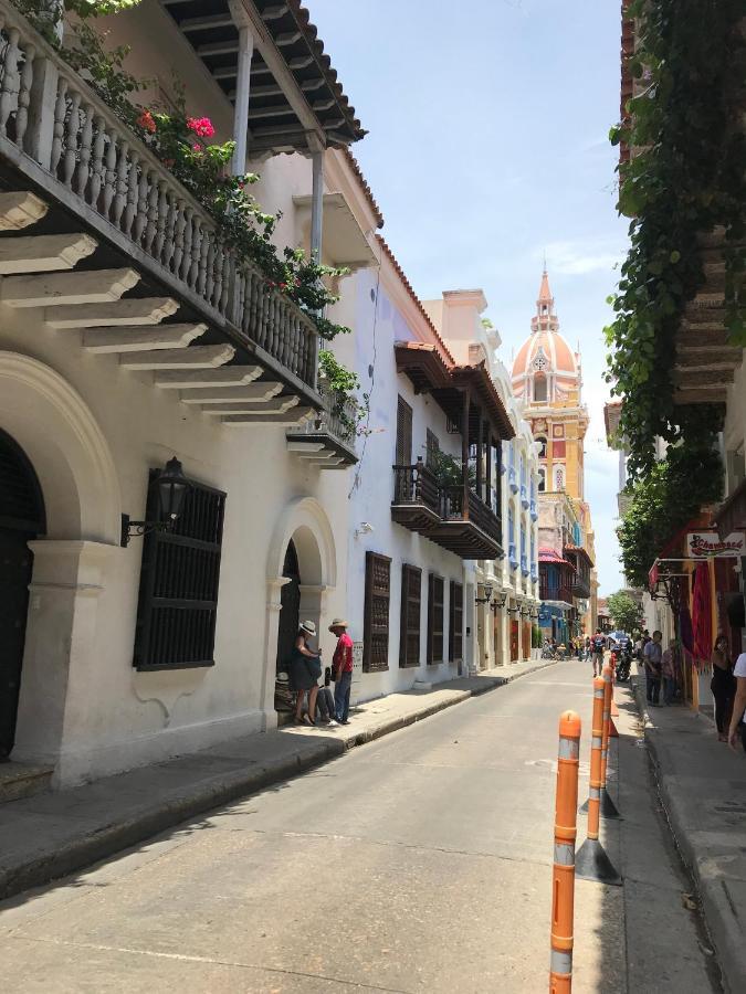 公寓 Calle De La Iglesia 35-59 *